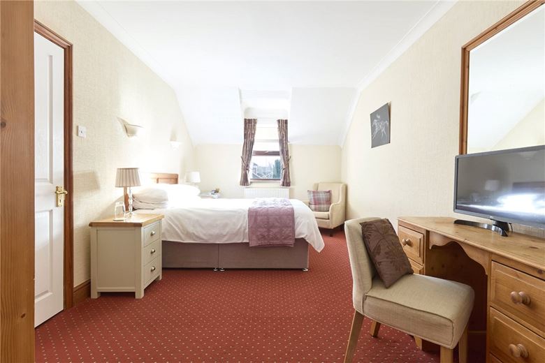 6 bedroom house, Warrington Street, Newmarket CB8 - Available