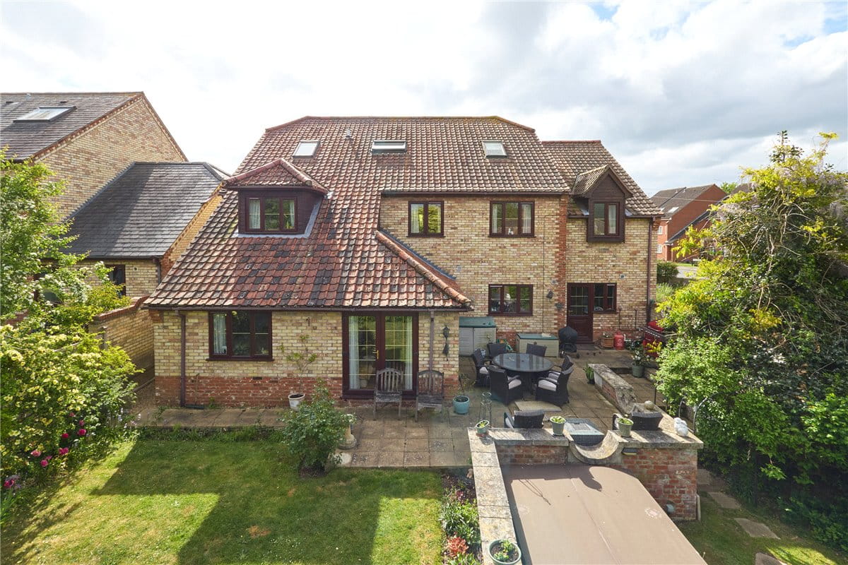 6 bedroom house, Warrington Street, Newmarket CB8 - Available
