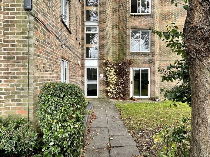 2 bedroom flat, Cherwell Court, Barton Road CB3 - Sold