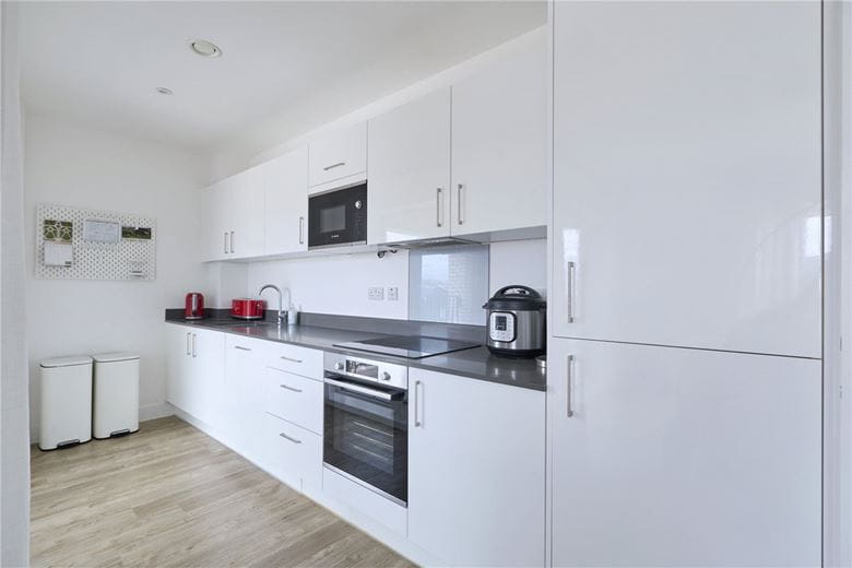 2 bedroom flat, Marleigh Avenue, Cambridge CB5 - Available