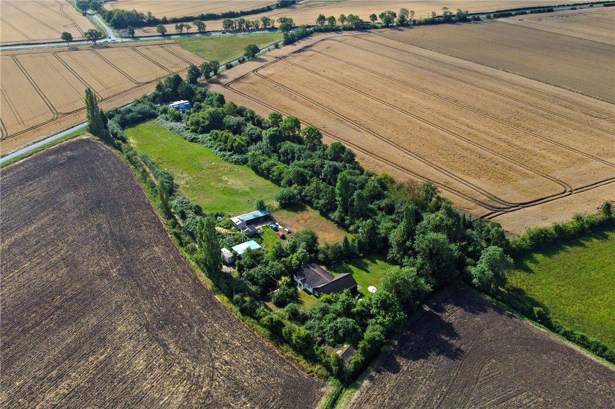 3 acres Bungalow, Comberton Road, Harlton CB23 - Available