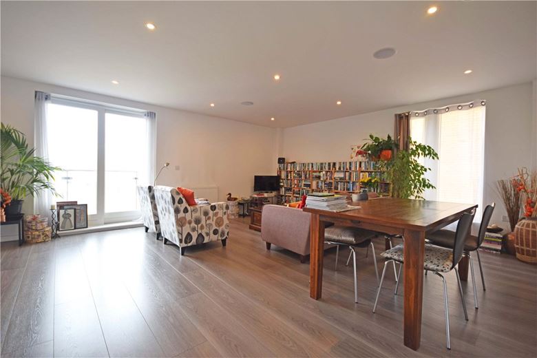 2 bedroom flat, Hills Road, Cambridge CB2 - Available