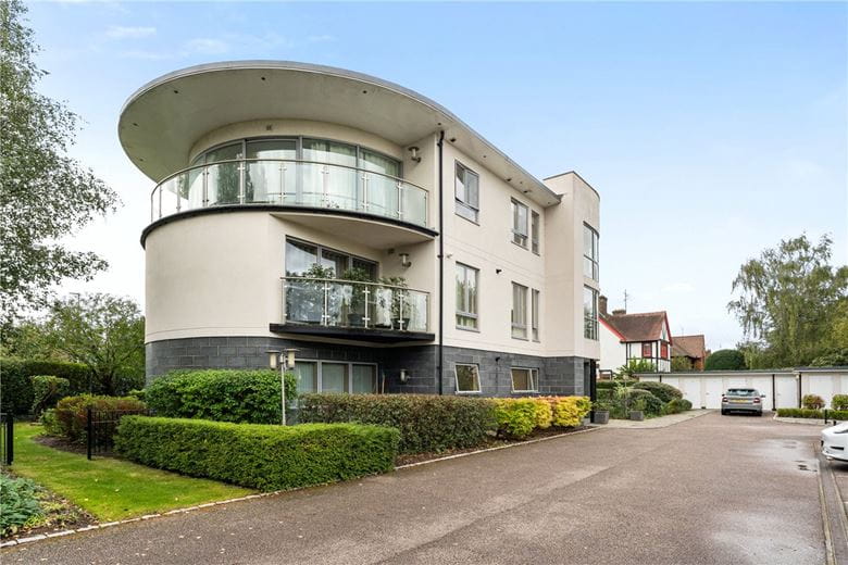 2 bedroom flat, Queen Ediths Way, Cambridge CB1 - Sold