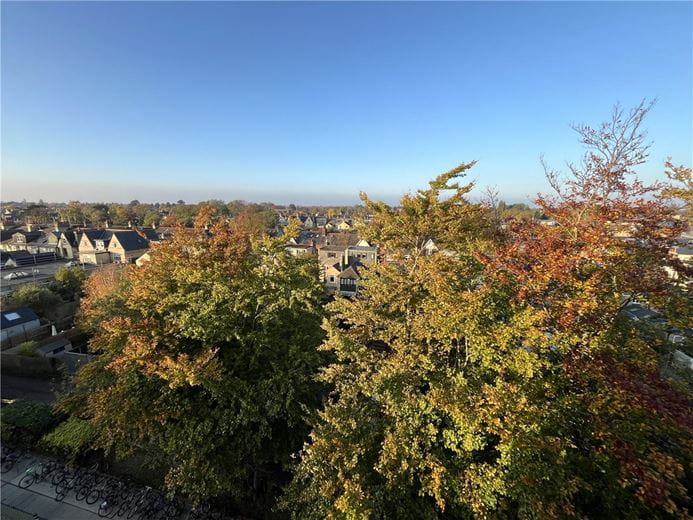 1 bedroom flat, Mayflower House, Manhattan Drive CB4 - Sold STC