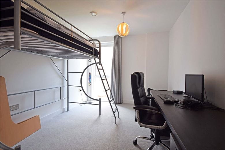 3 bedroom flat, Harrison Drive, Cambridge CB2 - Sold