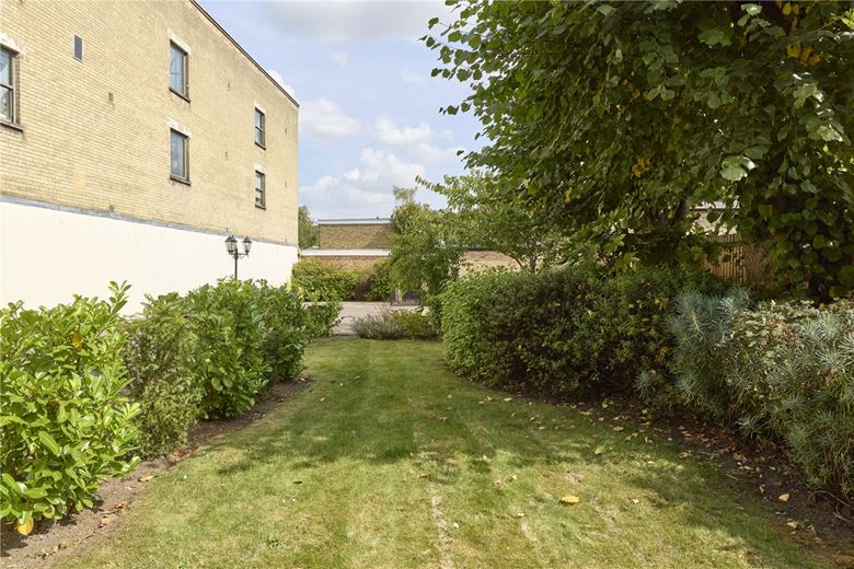 2 bedroom flat, Felbrigge House, 39 Hills Road CB2 - Sold