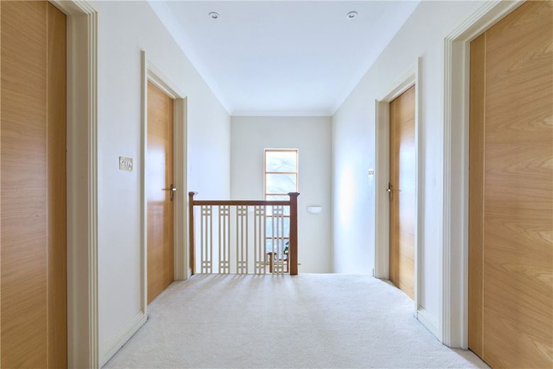 4 bedroom house, Mill Reef, Newmarket CB8 - Available