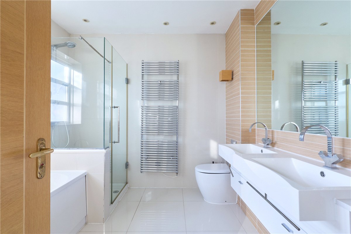 4 bedroom house, Mill Reef, Newmarket CB8 - Available