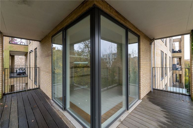 2 bedroom flat, Seekings Close, Trumpington CB2 - Sold STC