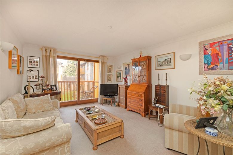3 bedroom flat, Brooklands Avenue, Cambridge CB2 - Sold STC