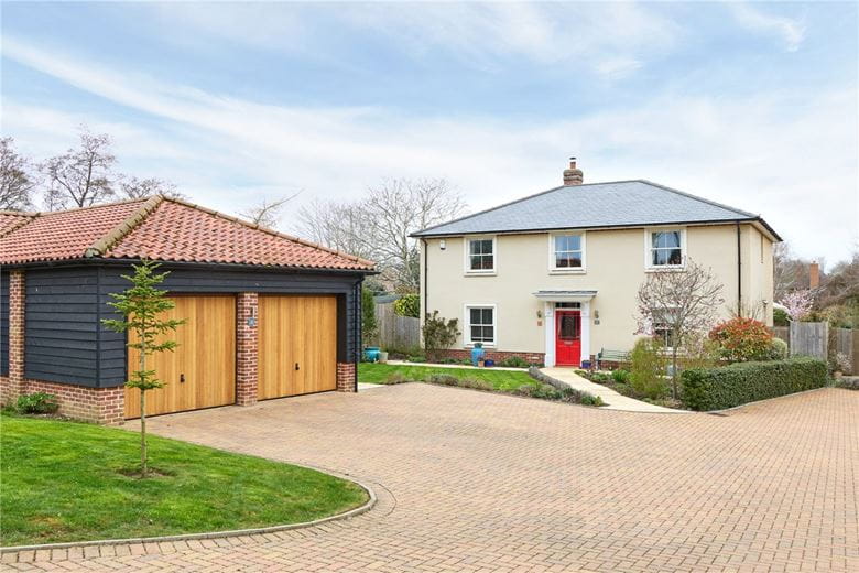 4 bedroom house, Tollesbury Gardens, Gazeley CB8 - Available