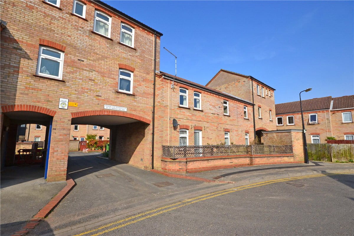 2 bedroom flat, Minerva Way, Cambridge CB4 - Available