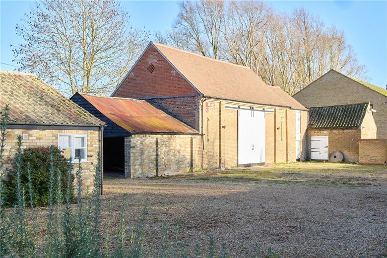 4 bedroom house, Hilton Road, Fenstanton PE28 - Available