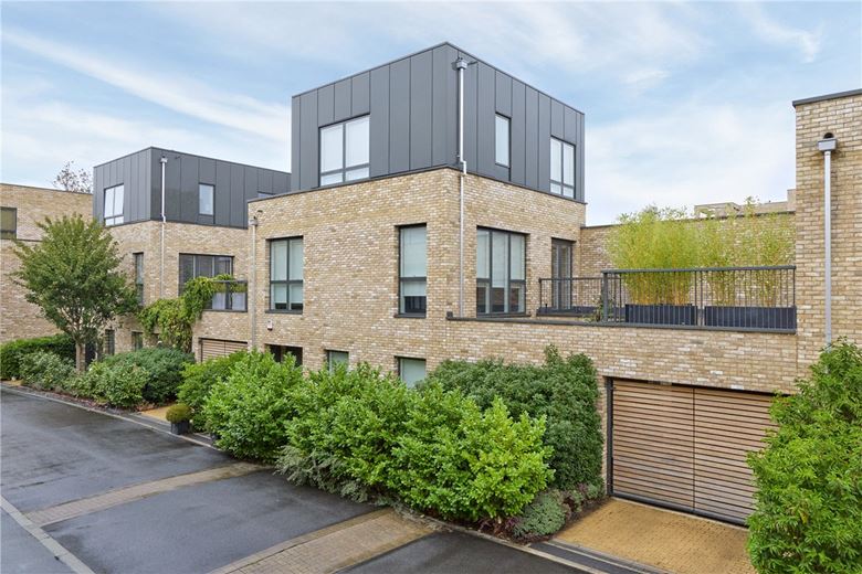 3 bedroom house, Windmill Drive, Trumpington CB2 - Available