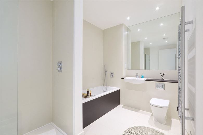 3 bedroom house, Windmill Drive, Trumpington CB2 - Available