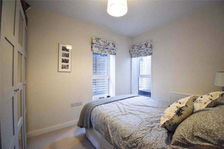 1 bedroom flat, Perne Close, Cambridge CB1 - Available