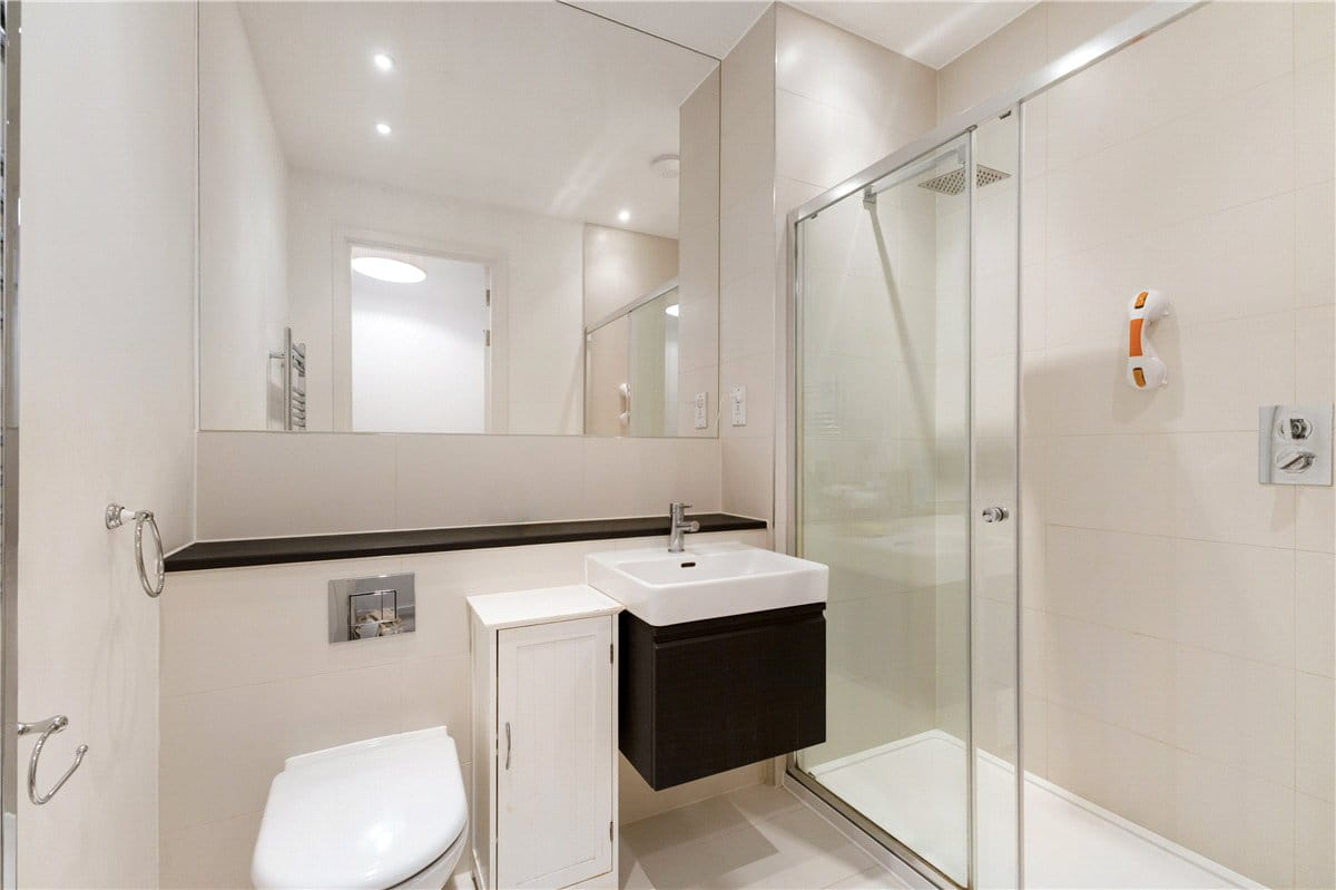 4 bedroom house, Windmill Drive, Trumpington CB2 - Available