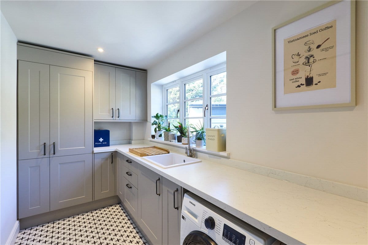 4 bedroom house, Cambridge Road, Oakington CB24 - Available