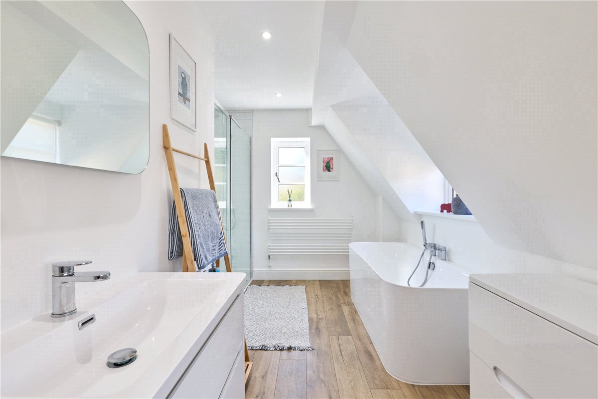 4 bedroom house, Cambridge Road, Oakington CB24 - Available