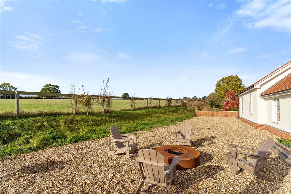 4 bedroom house, Upend, Newmarket CB8 - Available