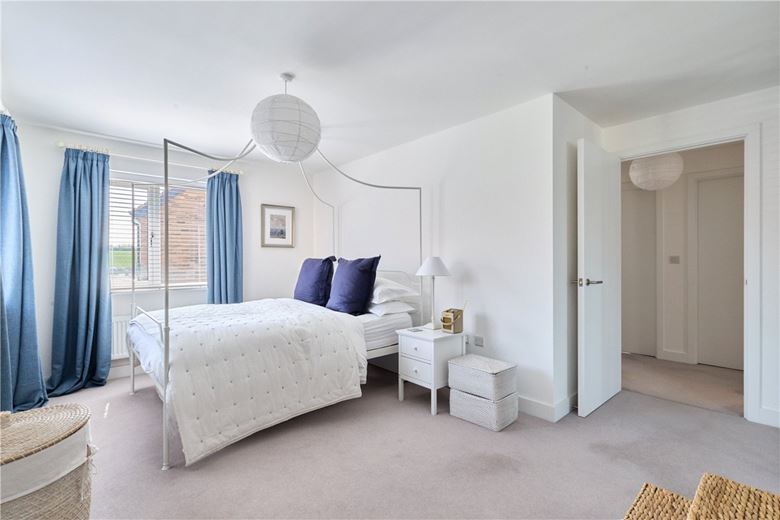 3 bedroom house, Larkfield, Great Abington CB21 - Available
