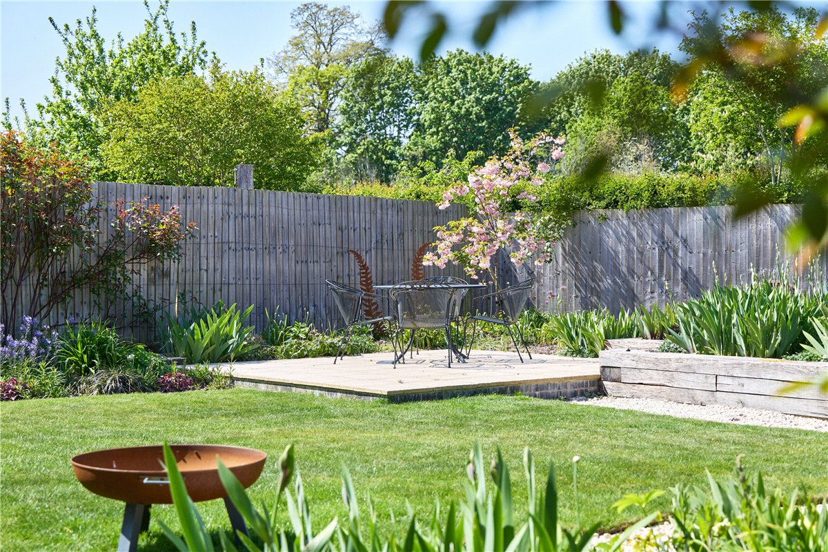 3 bedroom house, Larkfield, Great Abington CB21 - Available