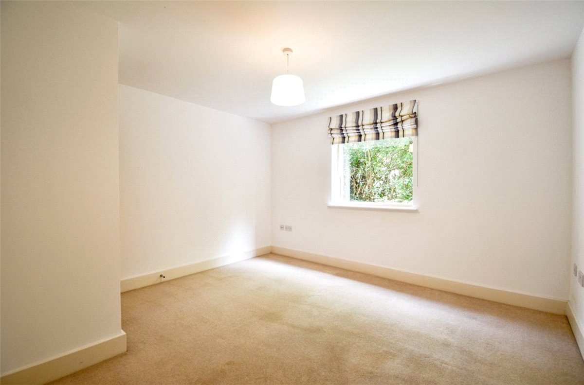 3 bedroom flat, Wessex Court, 21 Queen Ediths Way CB1 - Available