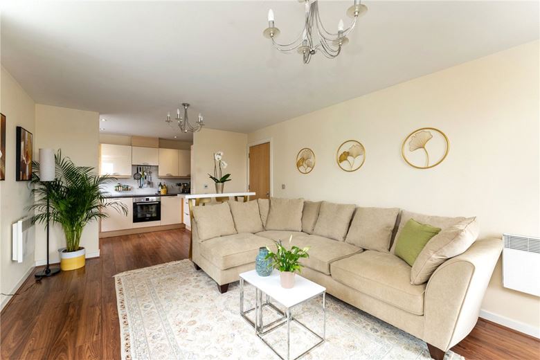 2 bedroom flat, Warren Close, Cambridge CB2 - Sold STC