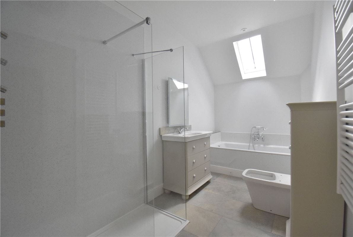 4 bedroom house, Upend, Newmarket CB8 - Available