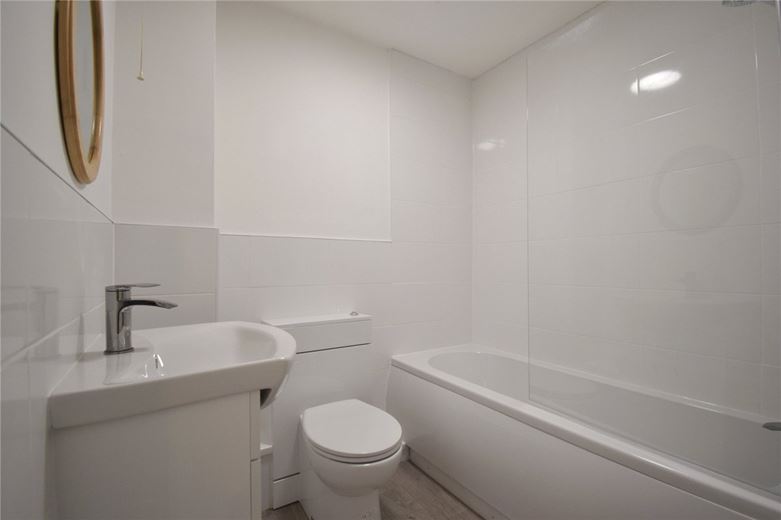 3 bedroom house, Moss Bank, Cambridge CB4 - Available