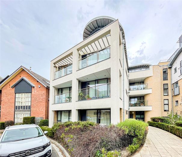 1 bedroom flat, Byron House, Wellington Street CB1