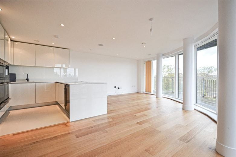 2 bedroom flat, Keynes House, Kingsley Walk CB5 - Let Agreed