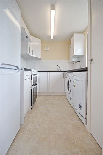 2 bedroom flat, Chatsworth Avenue, Cambridge CB4