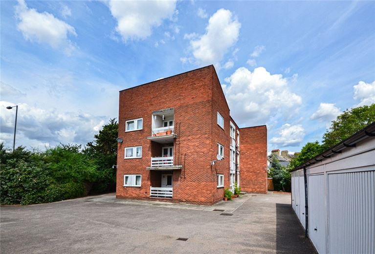 2 bedroom flat, Mayfair Court, Milton Road CB4 - Let Agreed