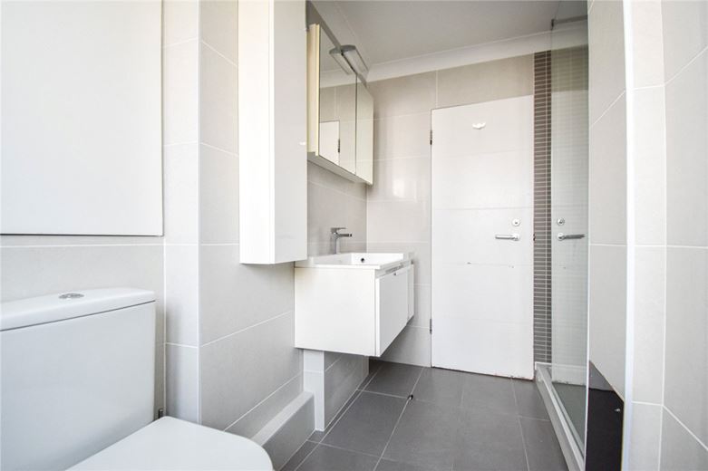 2 bedroom flat, Mayfair Court, Milton Road CB4 - Let Agreed