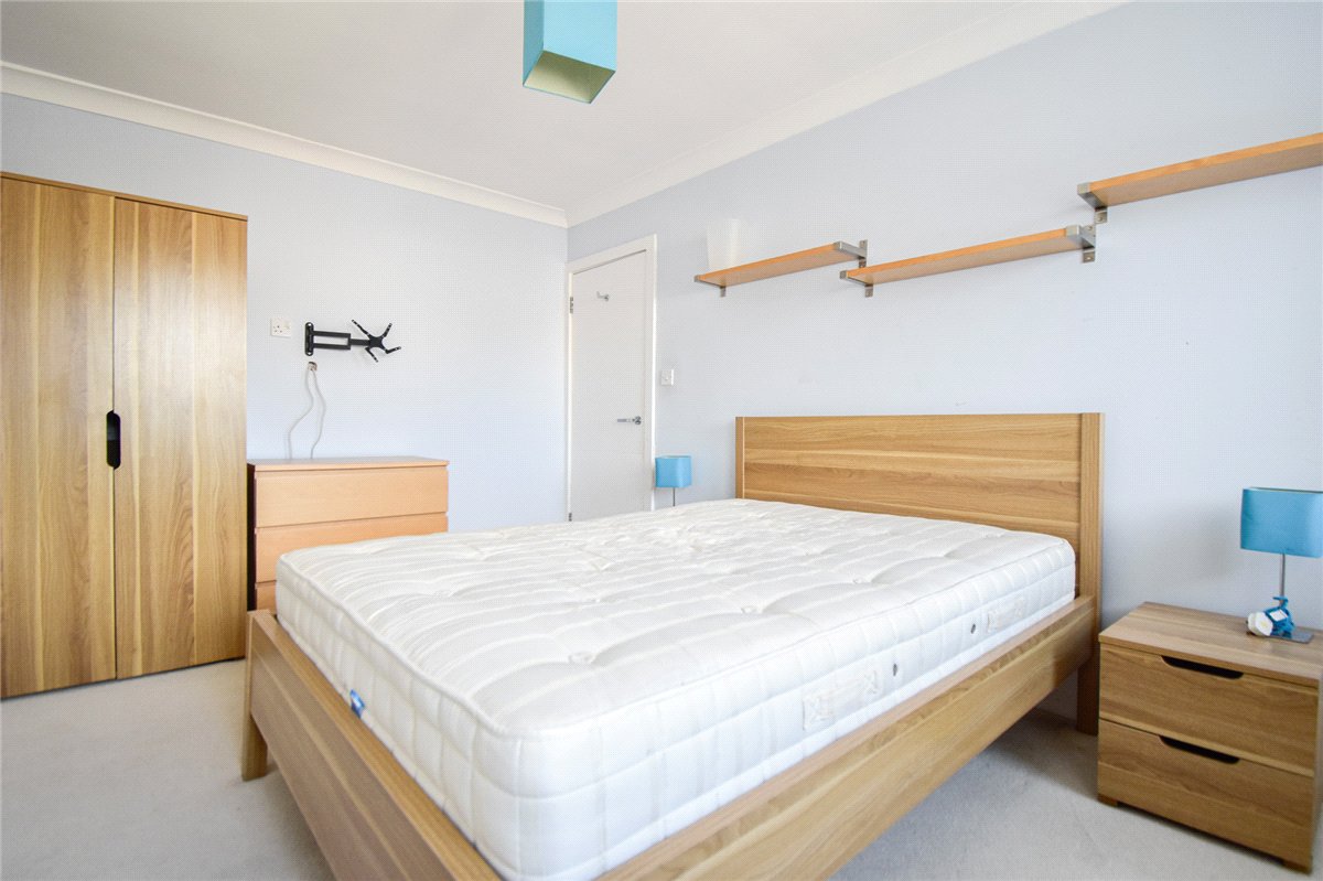 2 bedroom flat, Mayfair Court, Milton Road CB4 - Let Agreed
