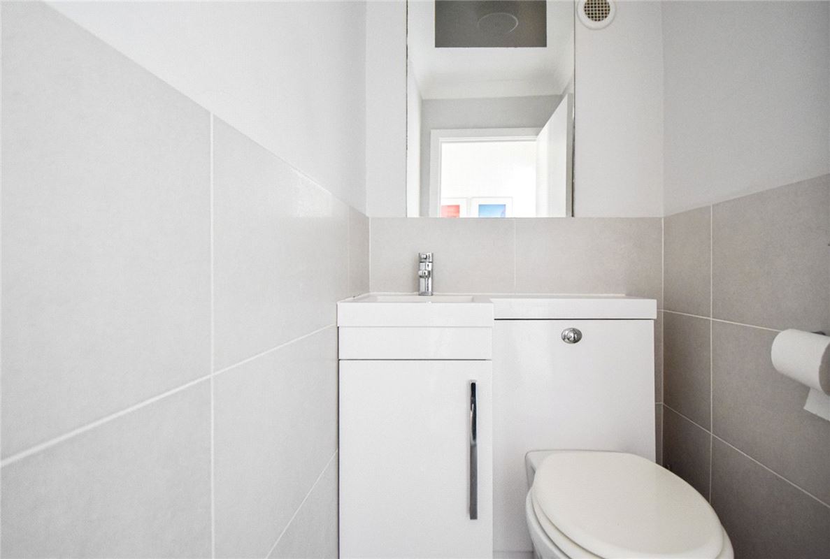 2 bedroom flat, Mayfair Court, Milton Road CB4 - Let Agreed