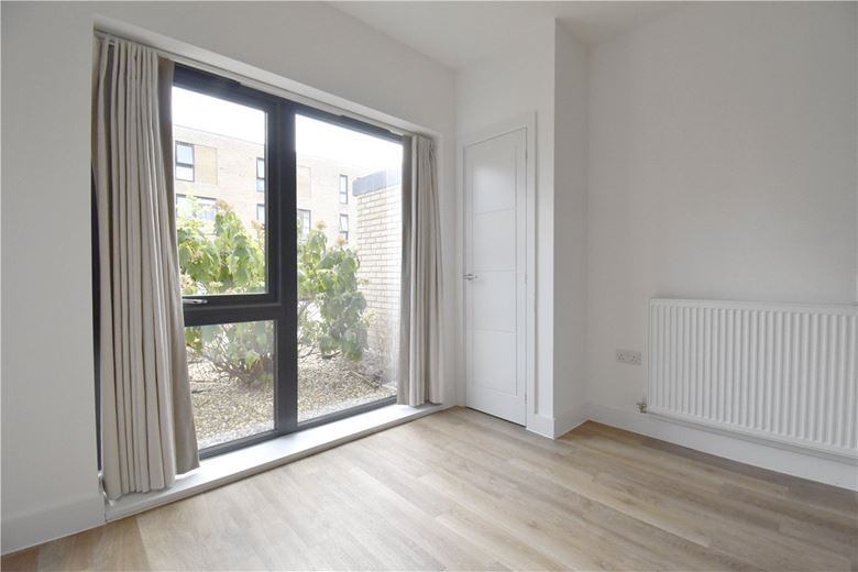 4 bedroom house, Whittle Avenue, Trumpington CB2 - Let Agreed