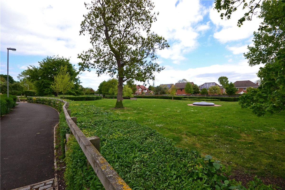 1 bedroom flat, Gladeside, Cambridge CB4 - Let Agreed