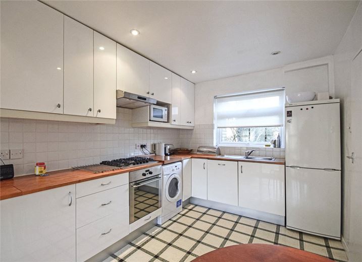 3 bedroom house, Westland Terrace, North Street CB4