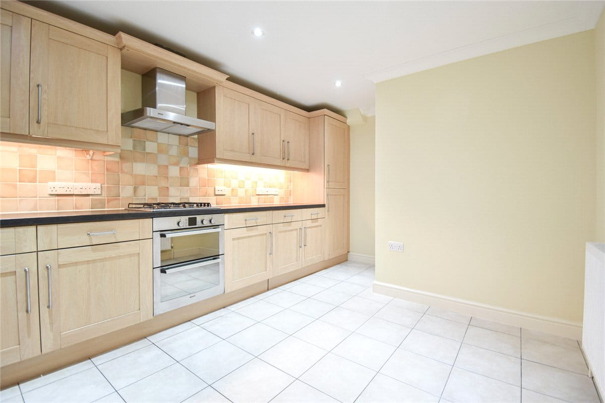 3 bedroom house, Forge End, Oakington CB24 - Available