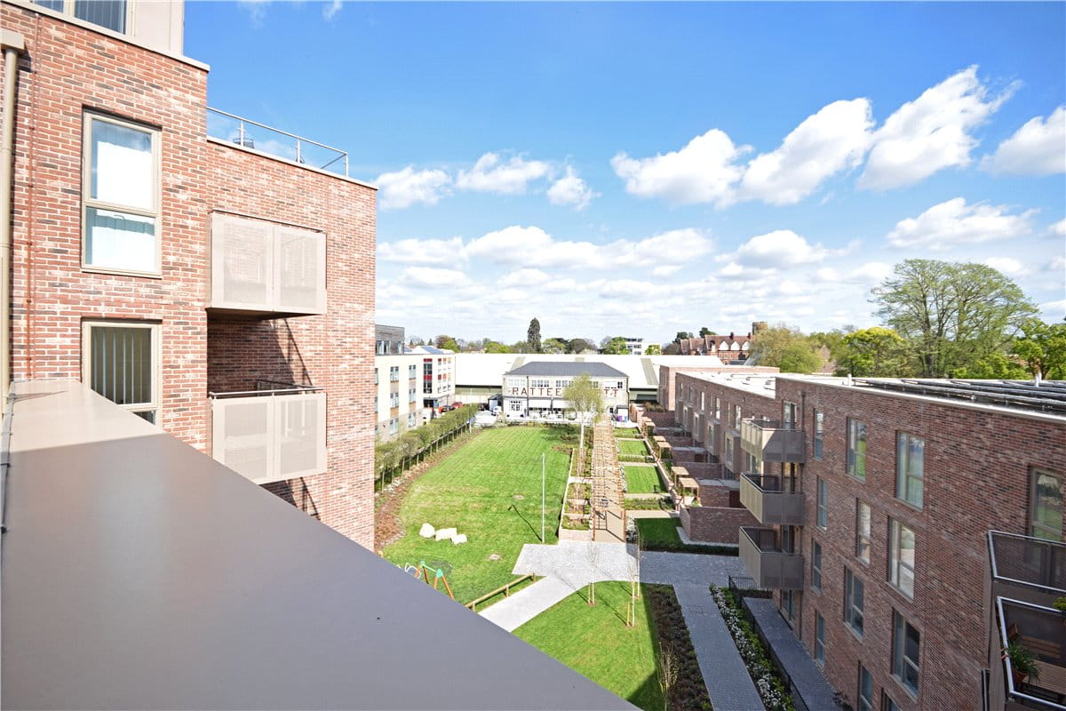 1 bedroom flat, Scholars Court, Homerton Gardens CB2 - Available