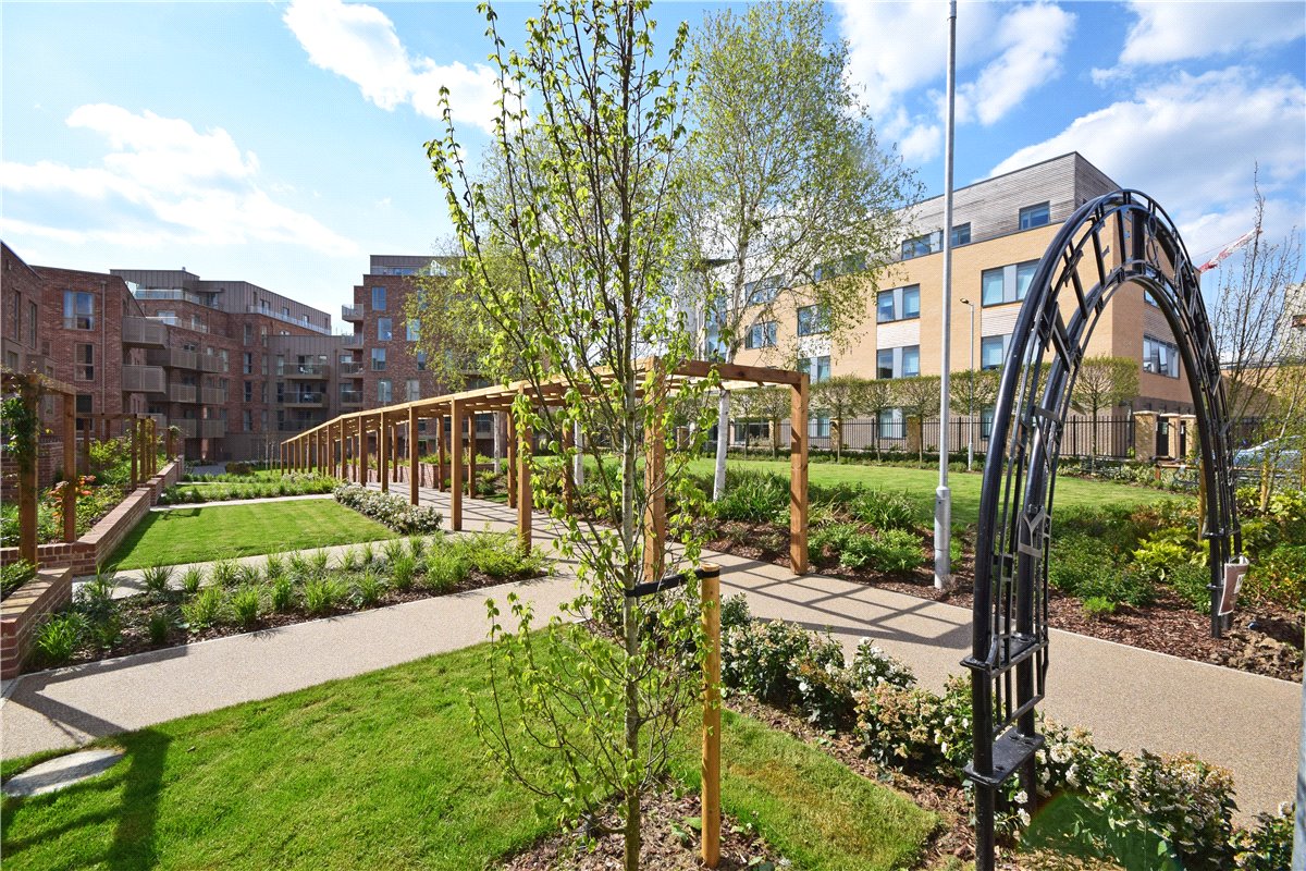 1 bedroom flat, Scholars Court, Harrison Drive CB2