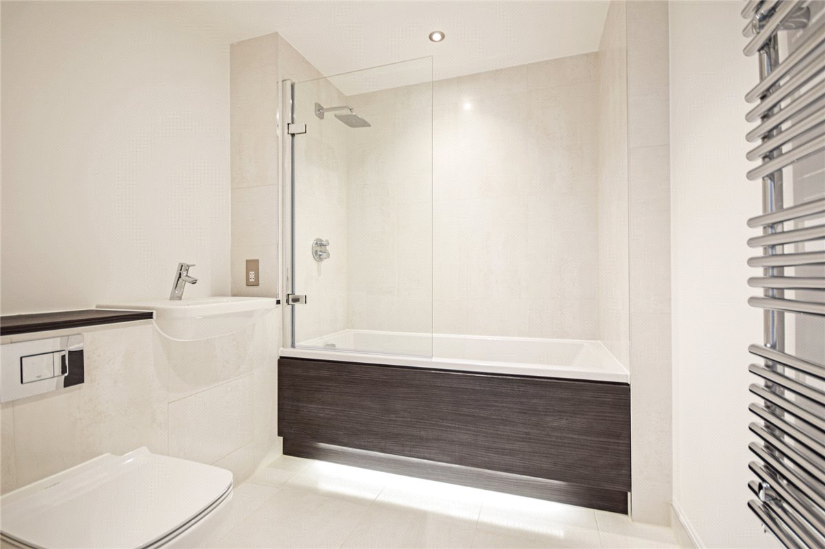 1 bedroom flat, Scholars Court, Harrison Drive CB2