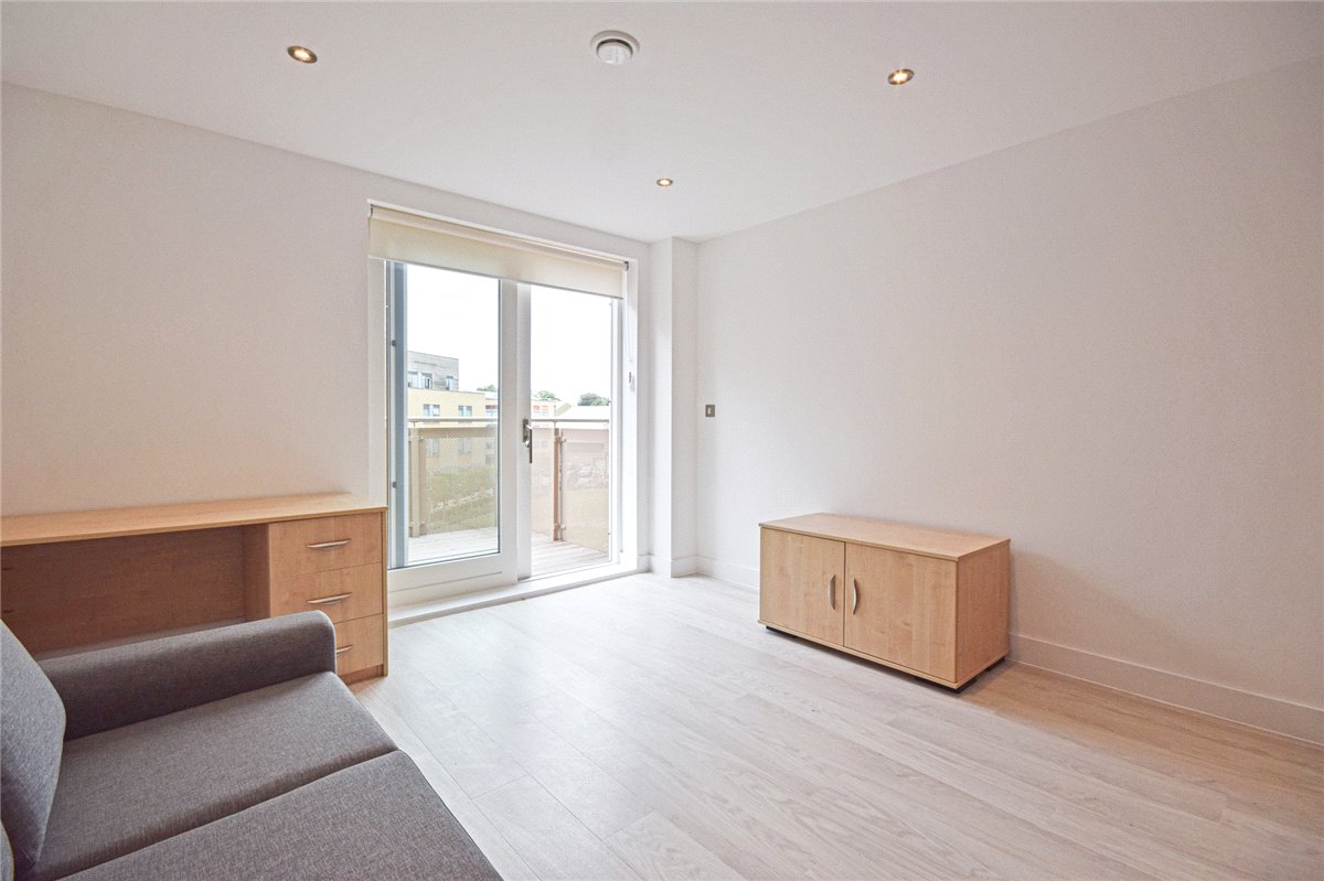 1 bedroom flat, Scholars Court, Harrison Drive CB2