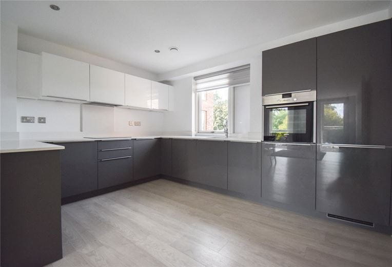 3 bedroom flat, Scholars Court, Harrison Drive CB2 - Let Agreed