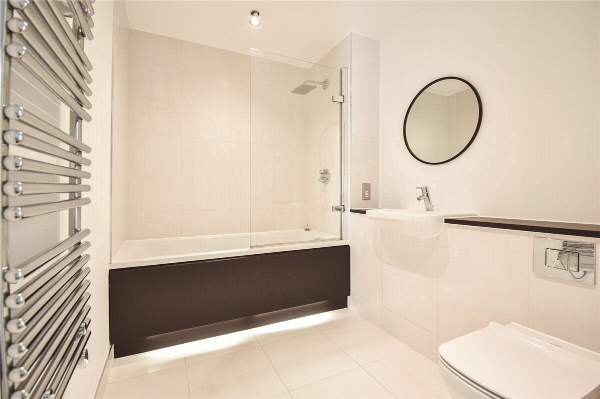 3 bedroom flat, Scholars Court, Harrison Drive CB2 - Let Agreed