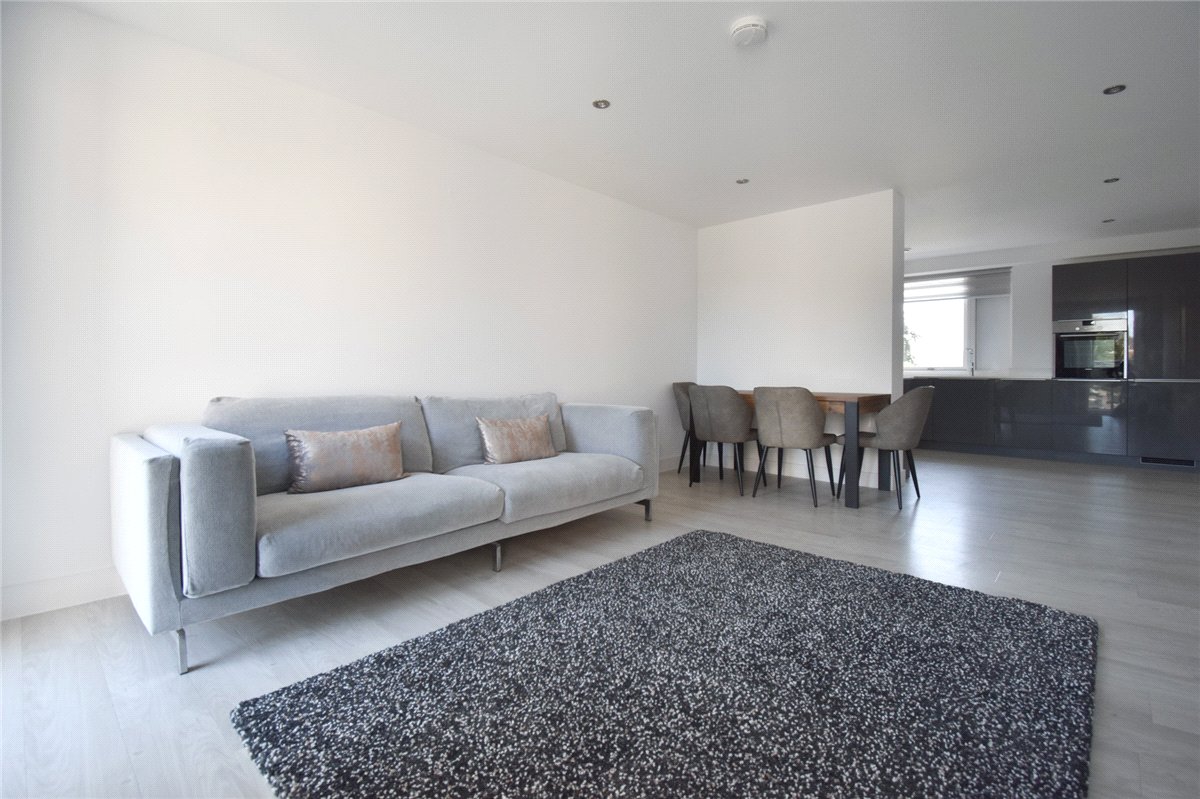 3 bedroom flat, Scholars Court, Harrison Drive CB2 - Let Agreed