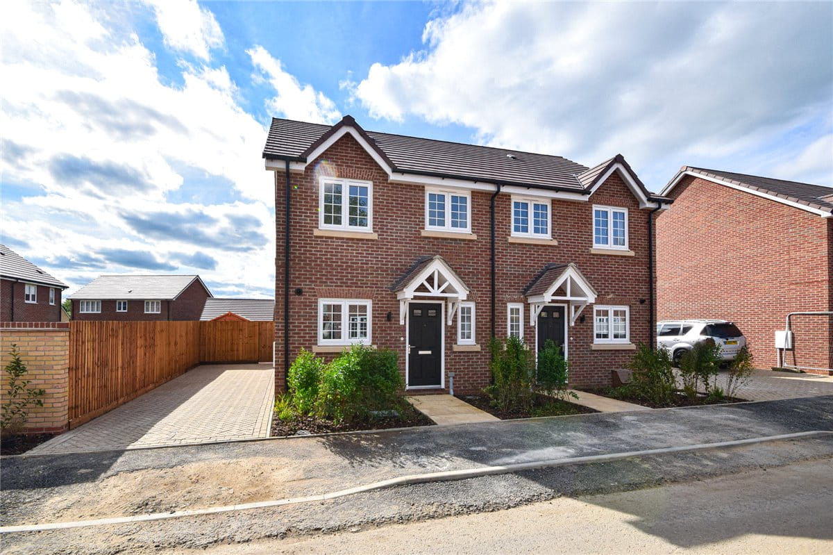 2 bedroom house, Woodfield Road, Highfields Caldecote CB23