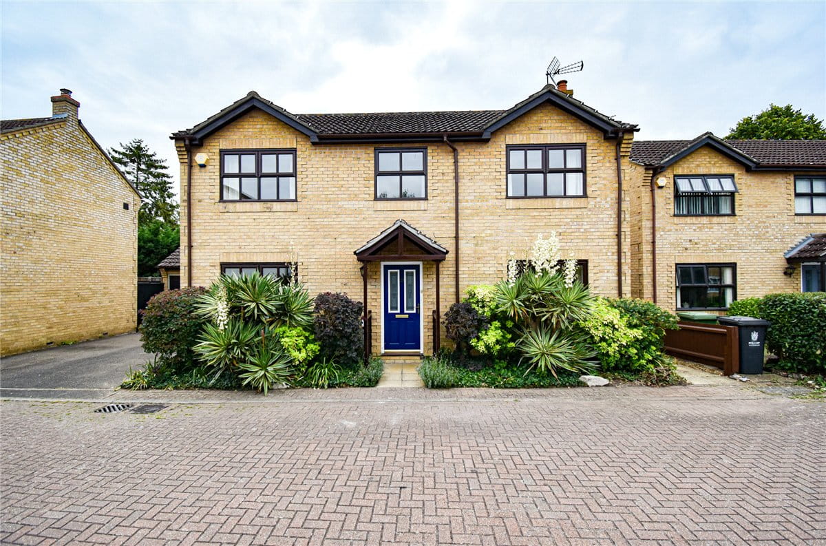 4 bedroom house, Brook Close, Histon CB24 - Available